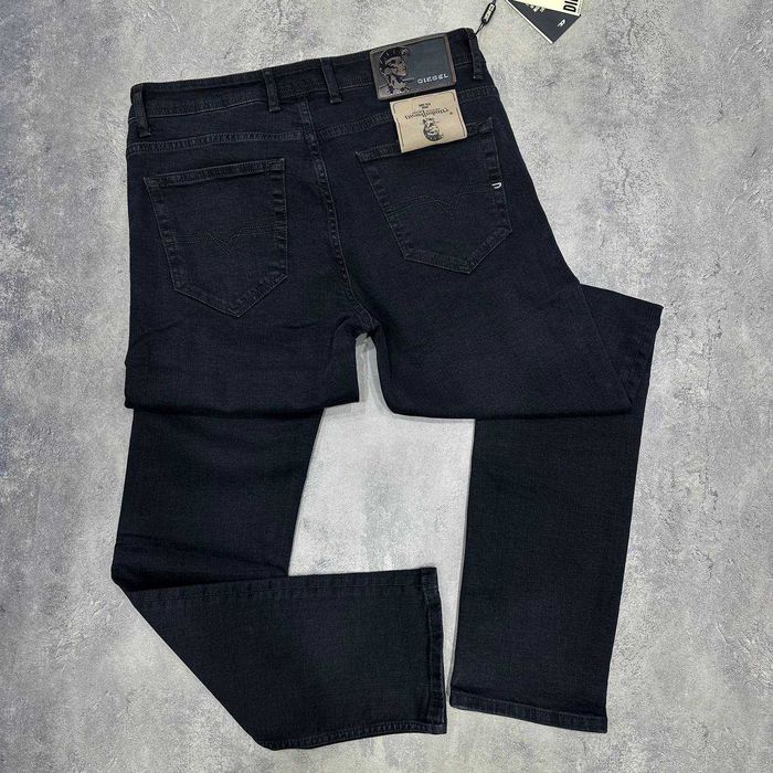 Базові чоловічі джинси DIESEL