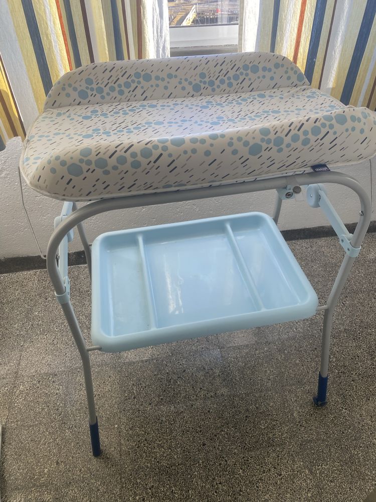 Banheira com trocador para bebe
