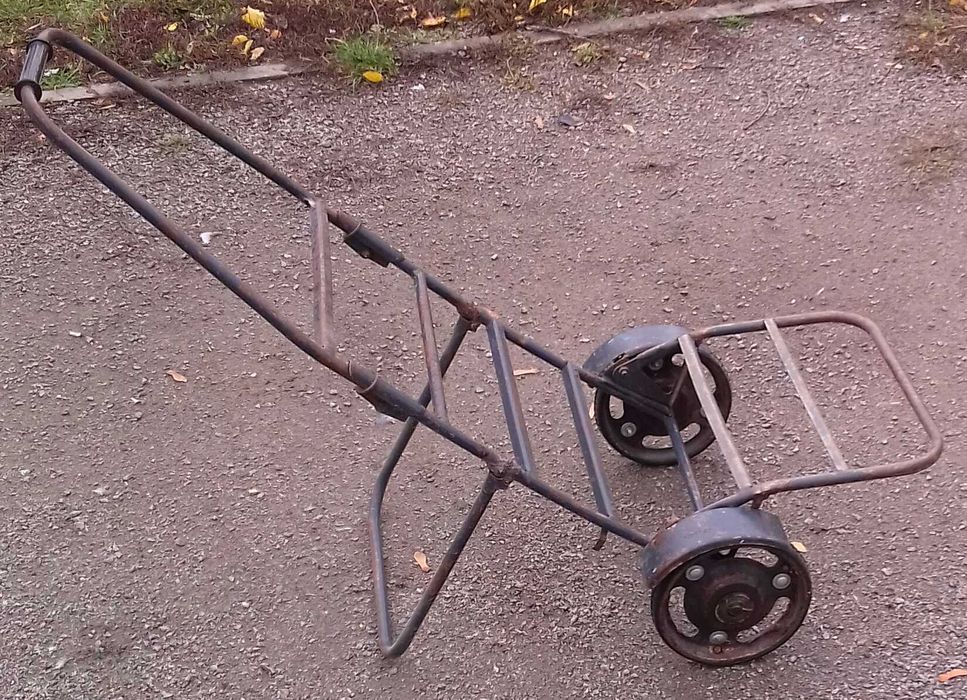 Кравчучка (візок-тележка) часів СРСР.