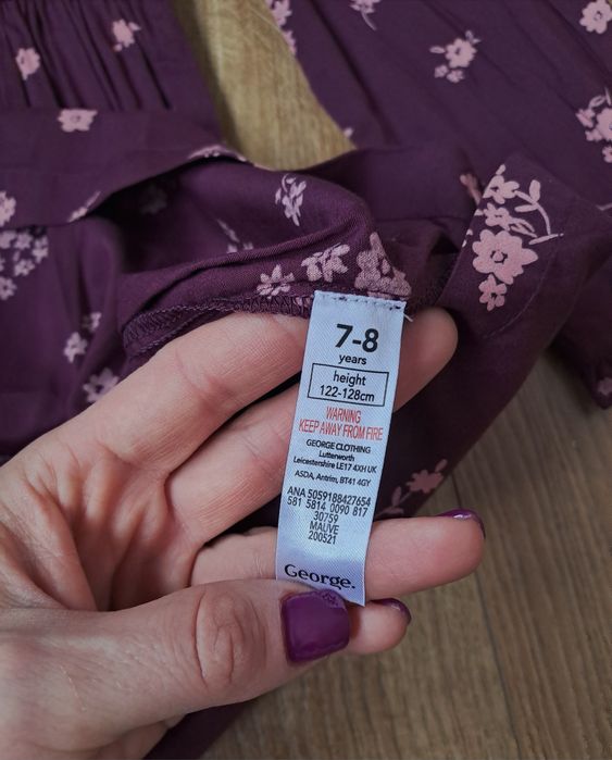 Нарядное платье для девочки с длинным рукавом