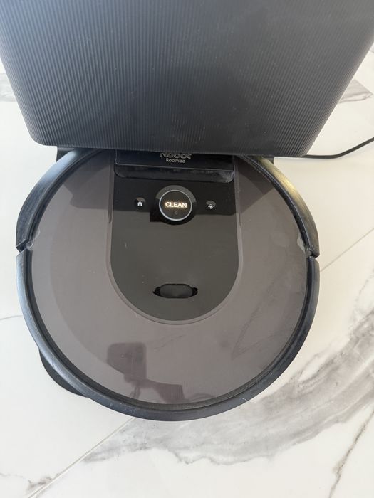 iRobot Roomba i7