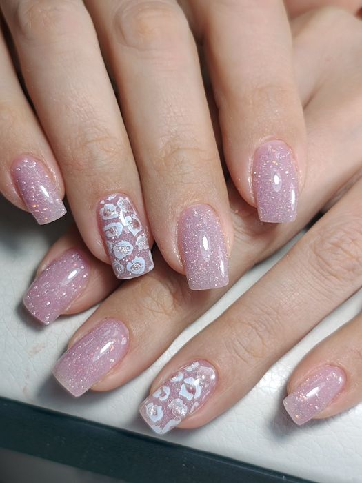 Манікюр, педикюр