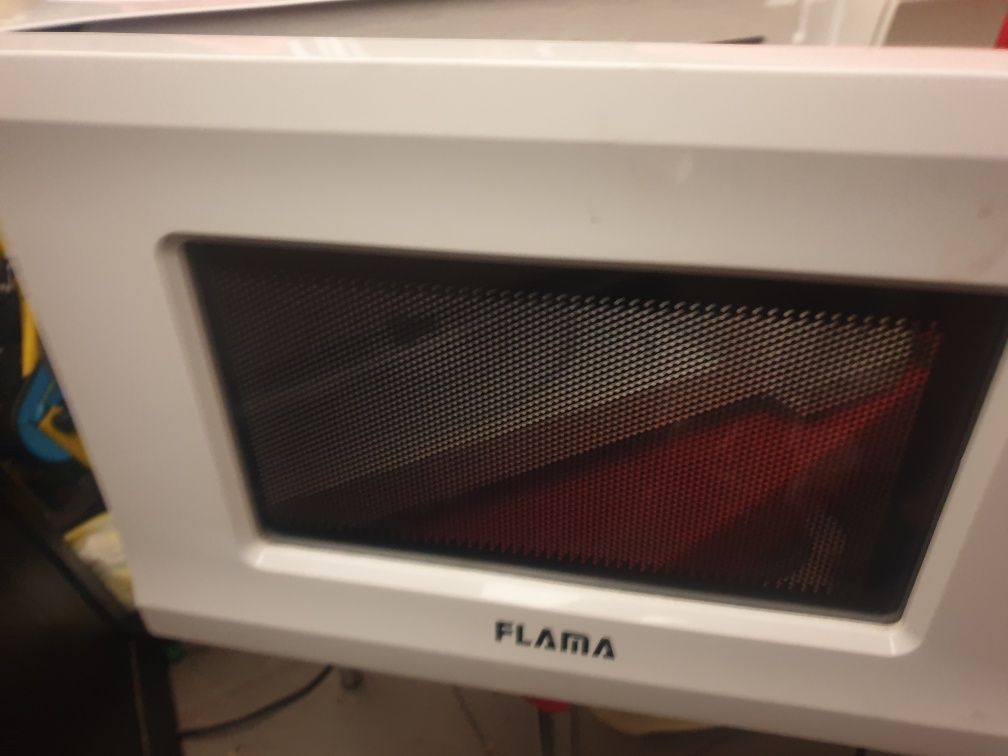 Microondas Flama.