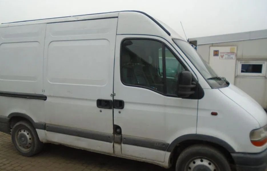 Разборка Renault Master 2 2,2dci (Рено Мастер2) Запчасти Бампер Форсун