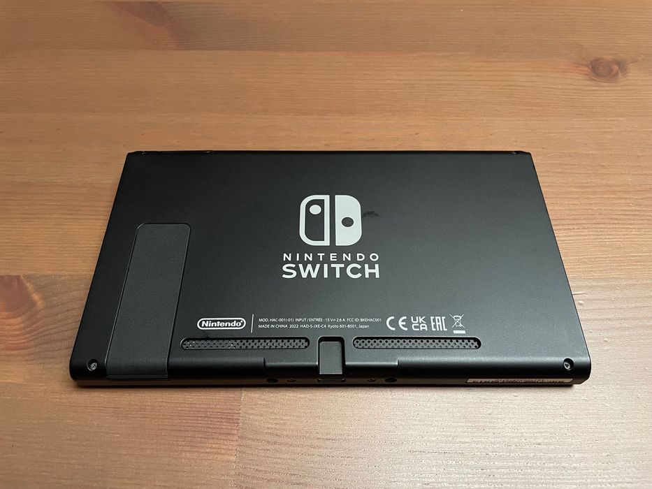 Nintendo Switch + Karta SanDisk Ultra 128GB SDXC + Oryginalne Etui