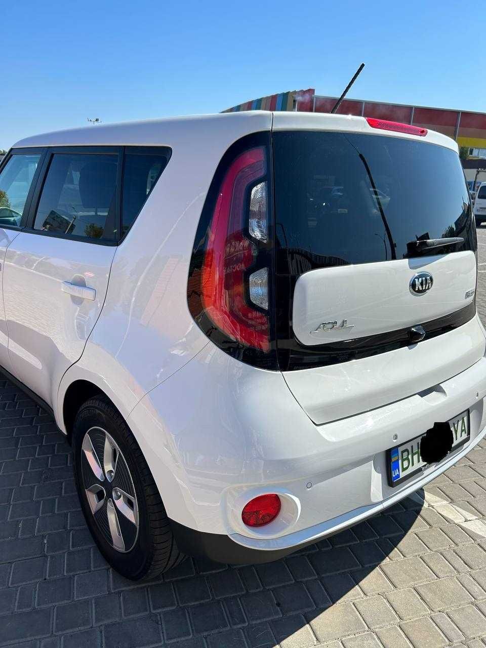 Продам KIA SOUL 2018 года, электро