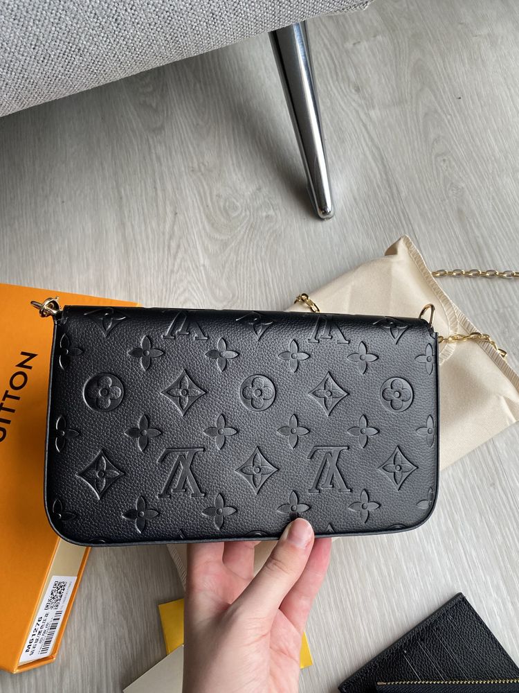 Pochette felicie Louis Vuitton preta