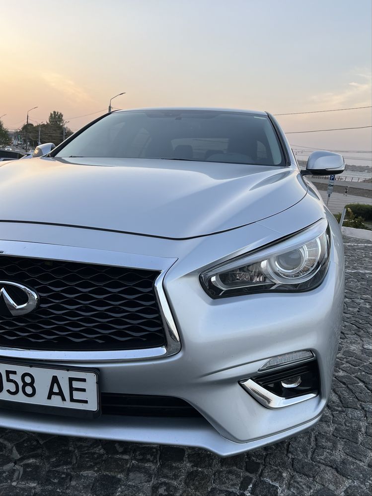 Продам свой автомобиль Infiniti q50
