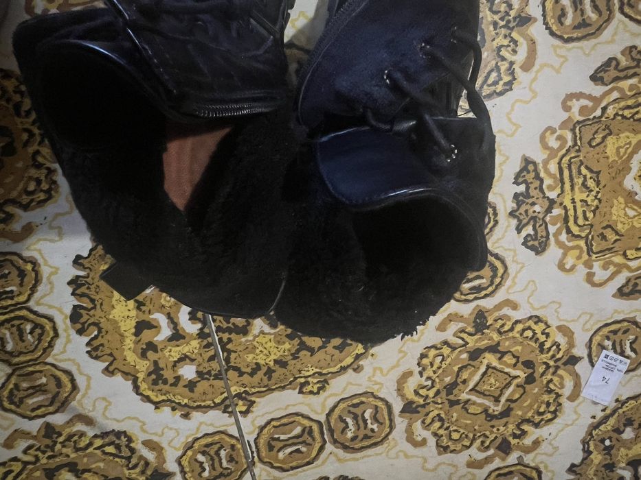 Осінні ботинки для дівчинки кожані чорні