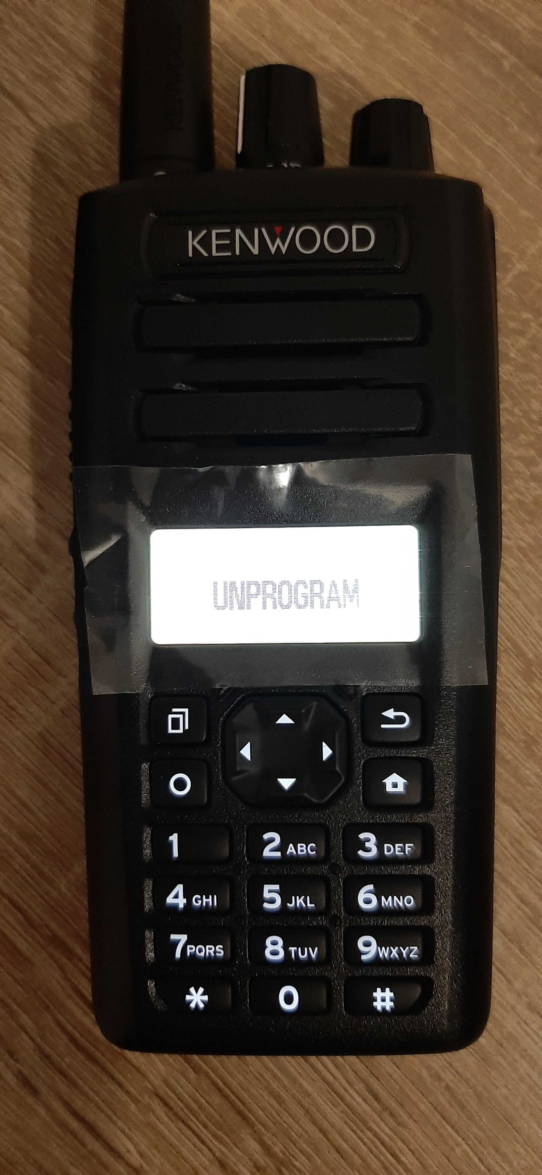 Radiotelefon Kenwood NX-3200 plus ładowarka, nowy