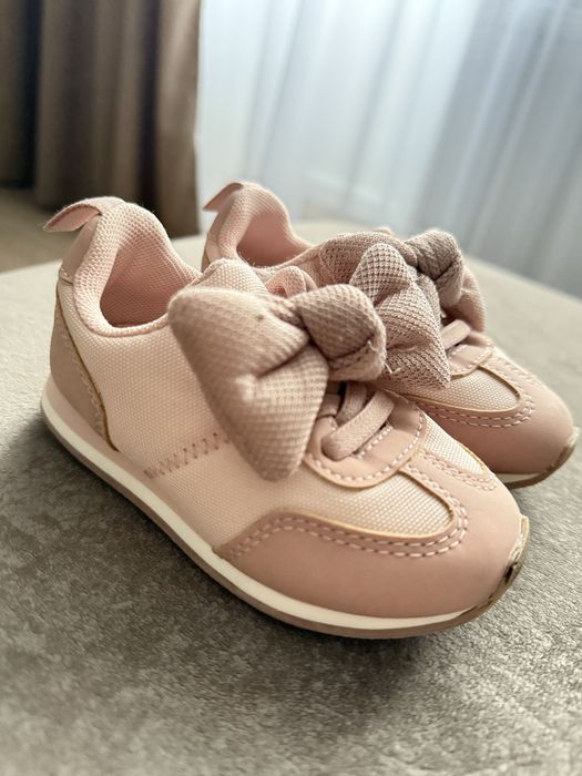 Кросівки для дівчинки