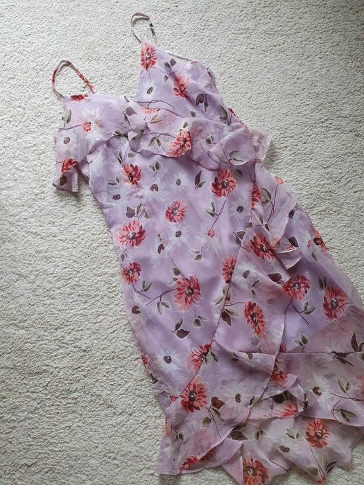 Prettylittlething liliowa sukienka w kwiaty asymetryczna mini 38 M