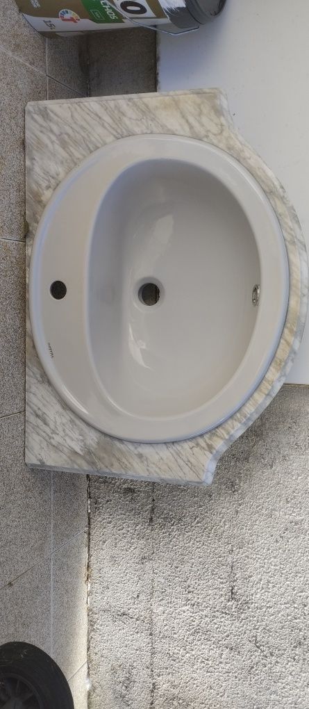 Lavatório com pedra