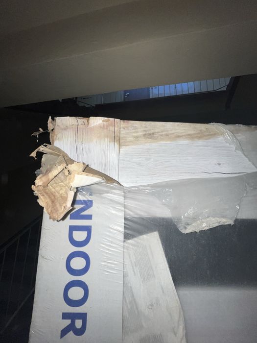 Oddam drzwi prawe 80 uszkodzone