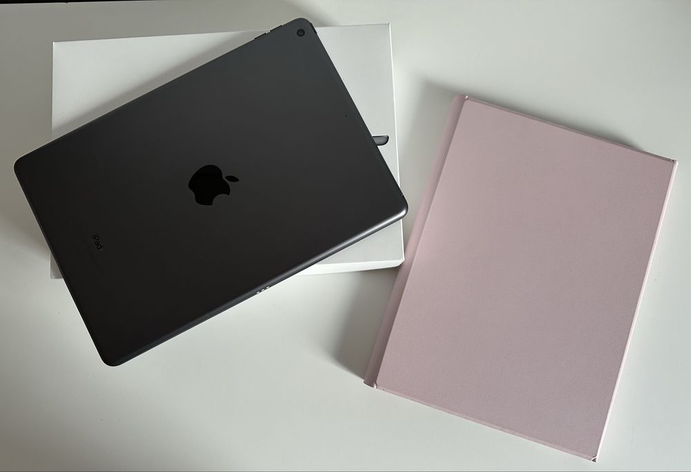 Apple iPad 7 generacji, 32 GB, Space Gray + etui