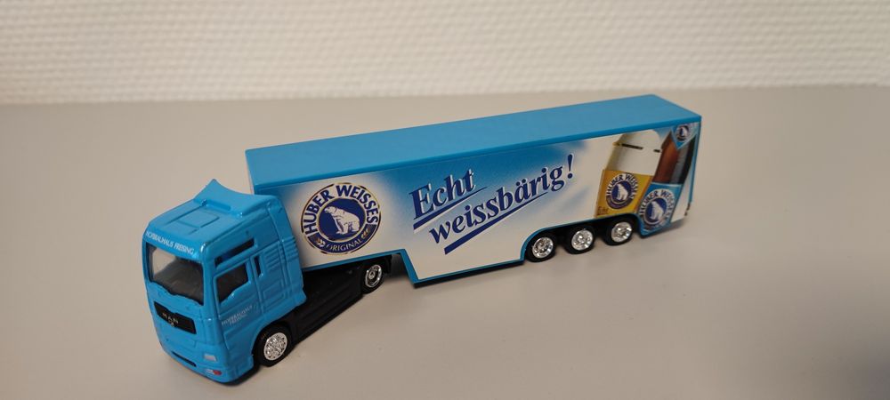 Колекція масштабних моделей авто вантажівок. Масштаб 1:87.