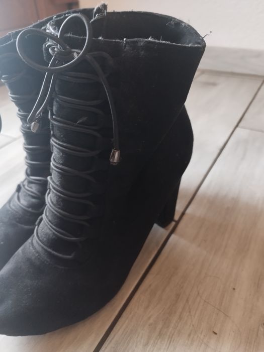 Botki na slupku  zamsz