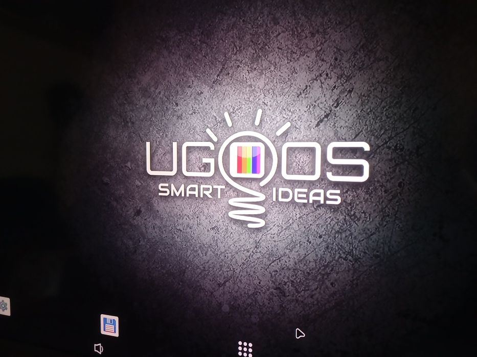 Нова Ugoos x5m Android 14 смарт тв приставка