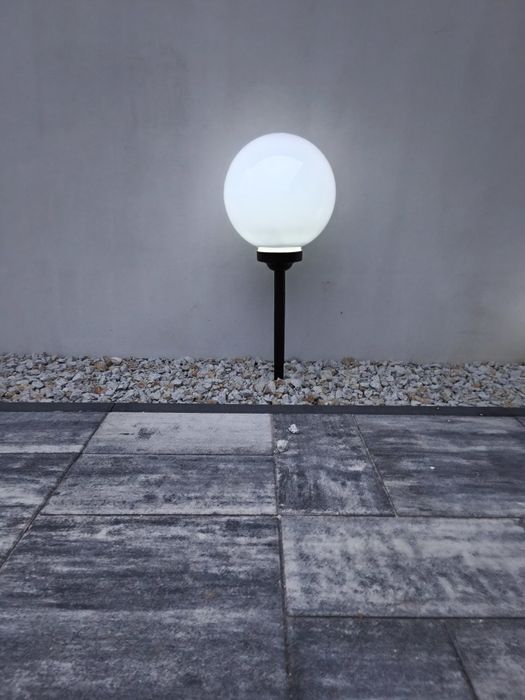 Całoroczna lampa solarna LED ogrodowa wbijana ozdobna wysoka 73 cm