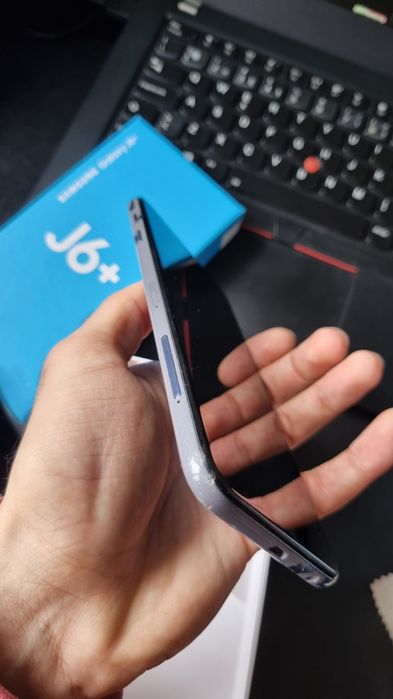 Telemóvel Samsung Galaxy J6+