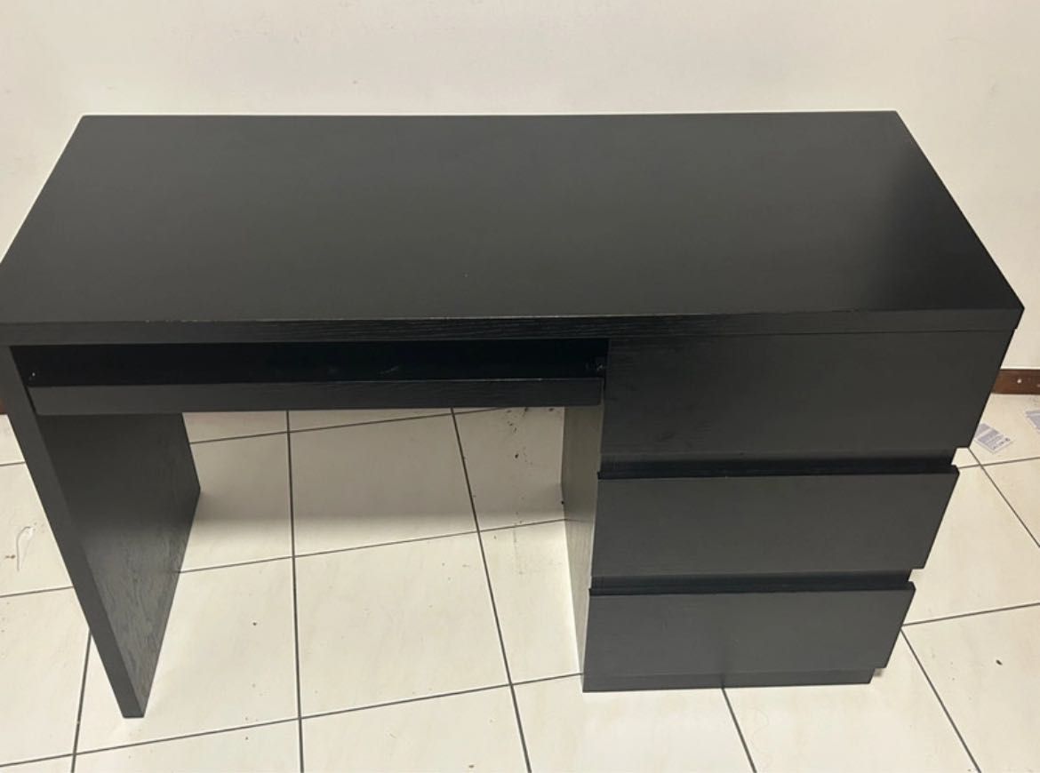 Secretaria preta