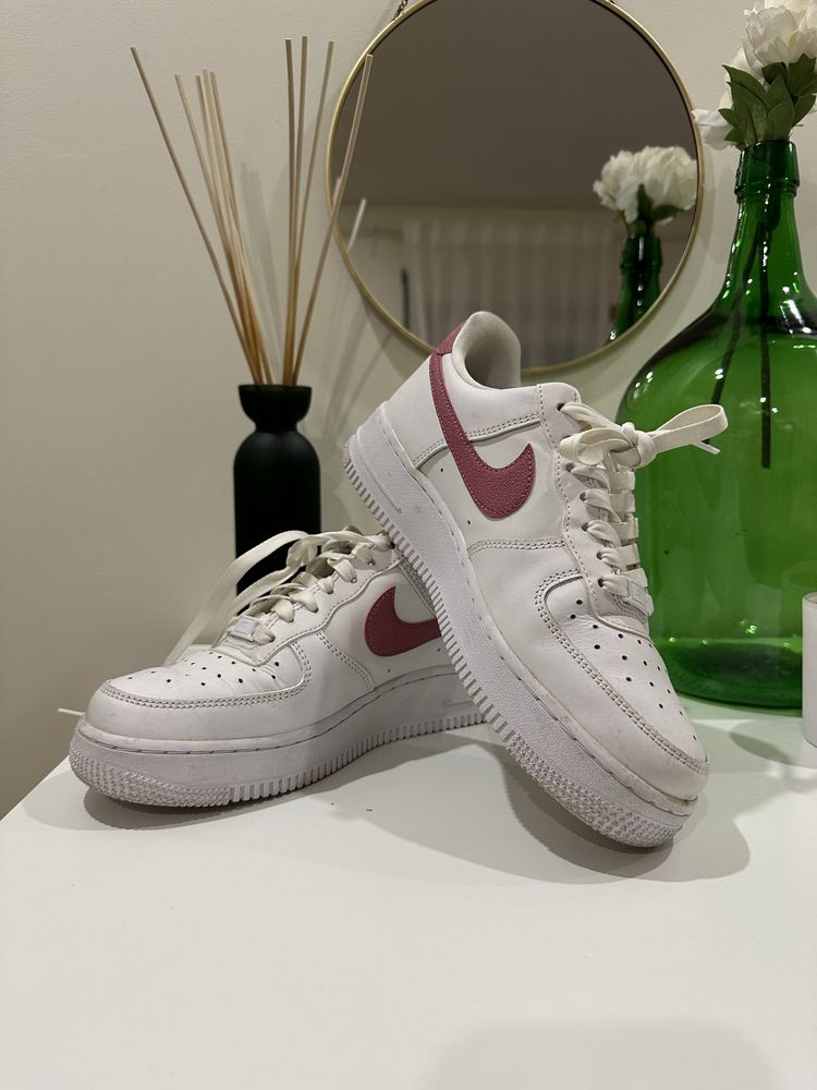 Air force 1 simbolo rosa
