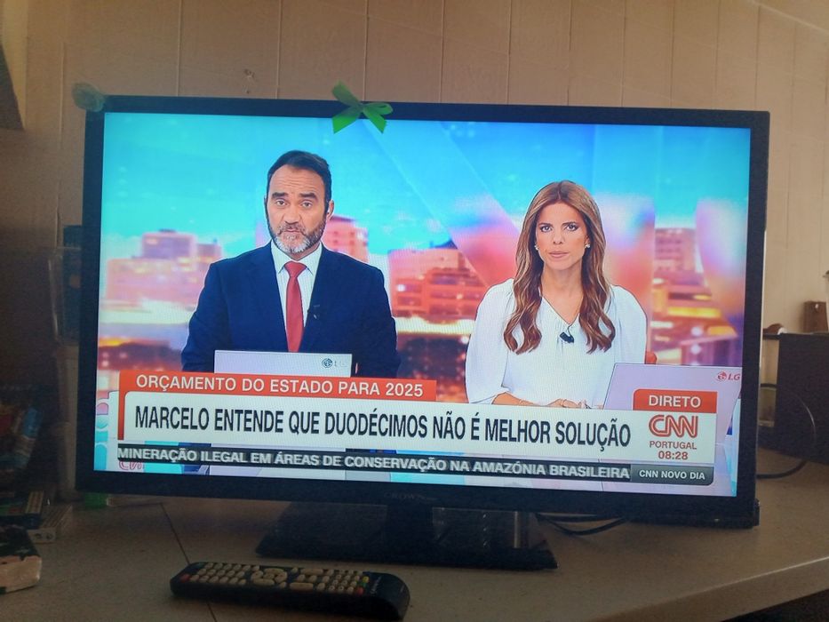 Led TV crown 32 polegadas bom estado