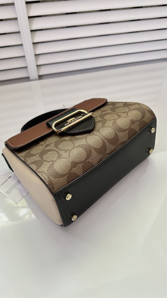 Коричнева сумка Morgan Top Handle Brown Coach