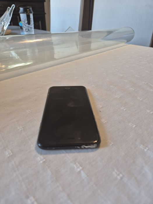 Iphone SE 2022 w pełni sprawny