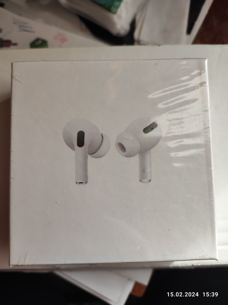 Навушники AirPods