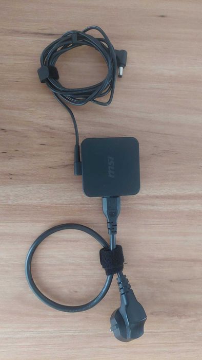 Portátil MSI Modern 14 [i7-10510U, 16GB DDR4, 1TB, GeForce MX330/2GB]