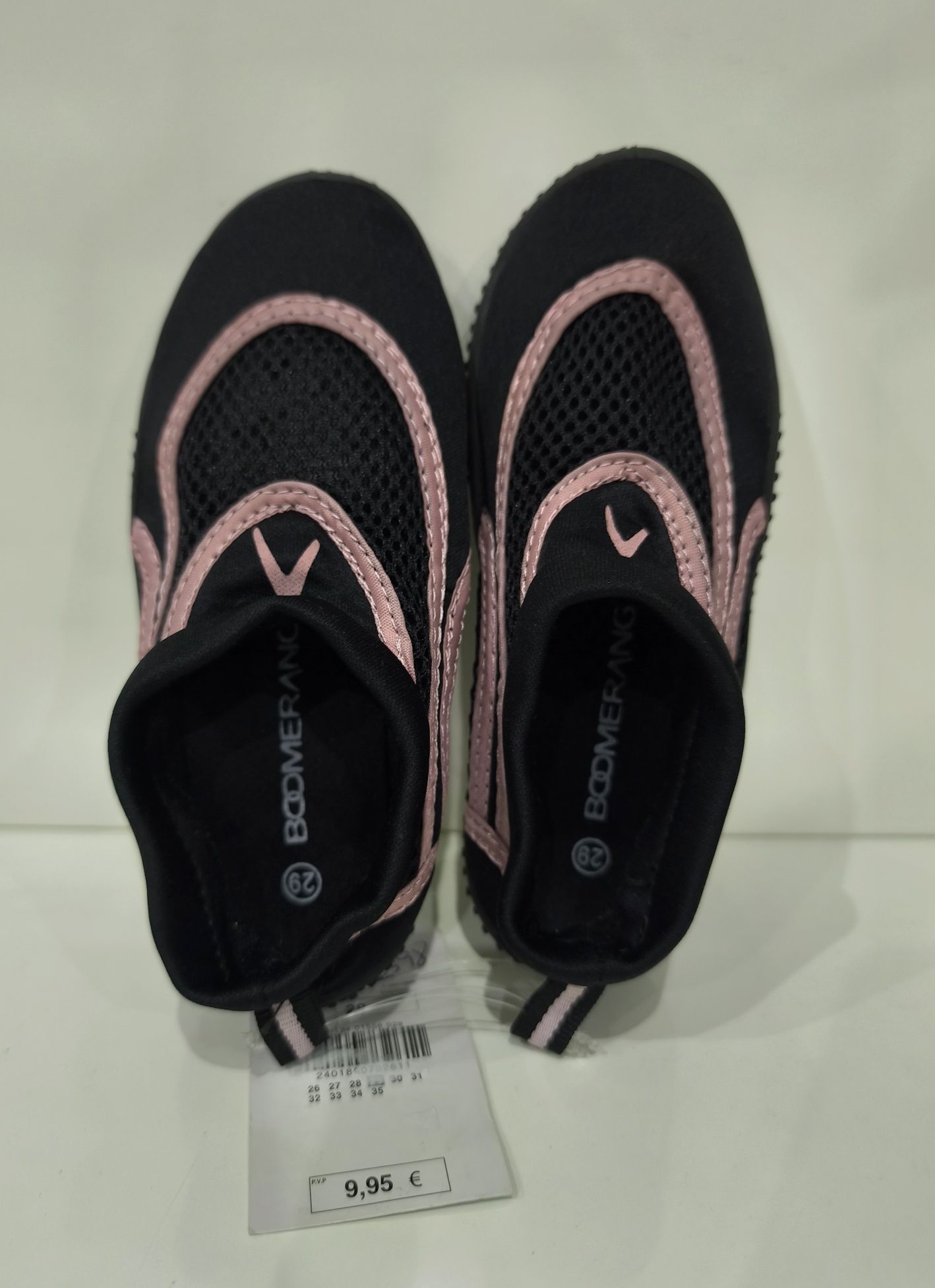 Sapatos de Água Novos da Boomerang