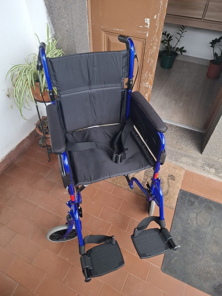 Cadeiras de Rodas para idoso Invacare (Pouco  uso)