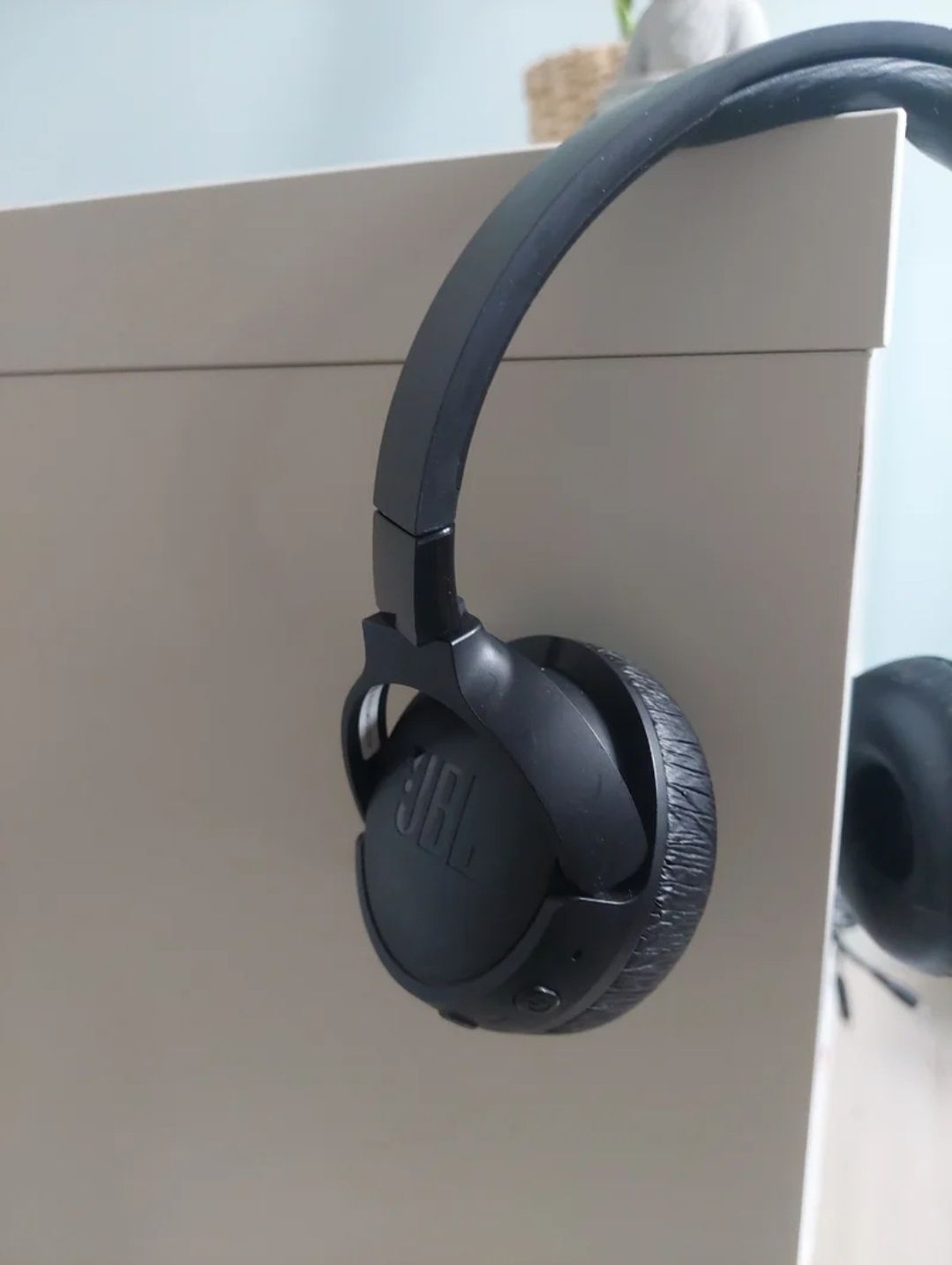 JBL Tune 660NC na caixa