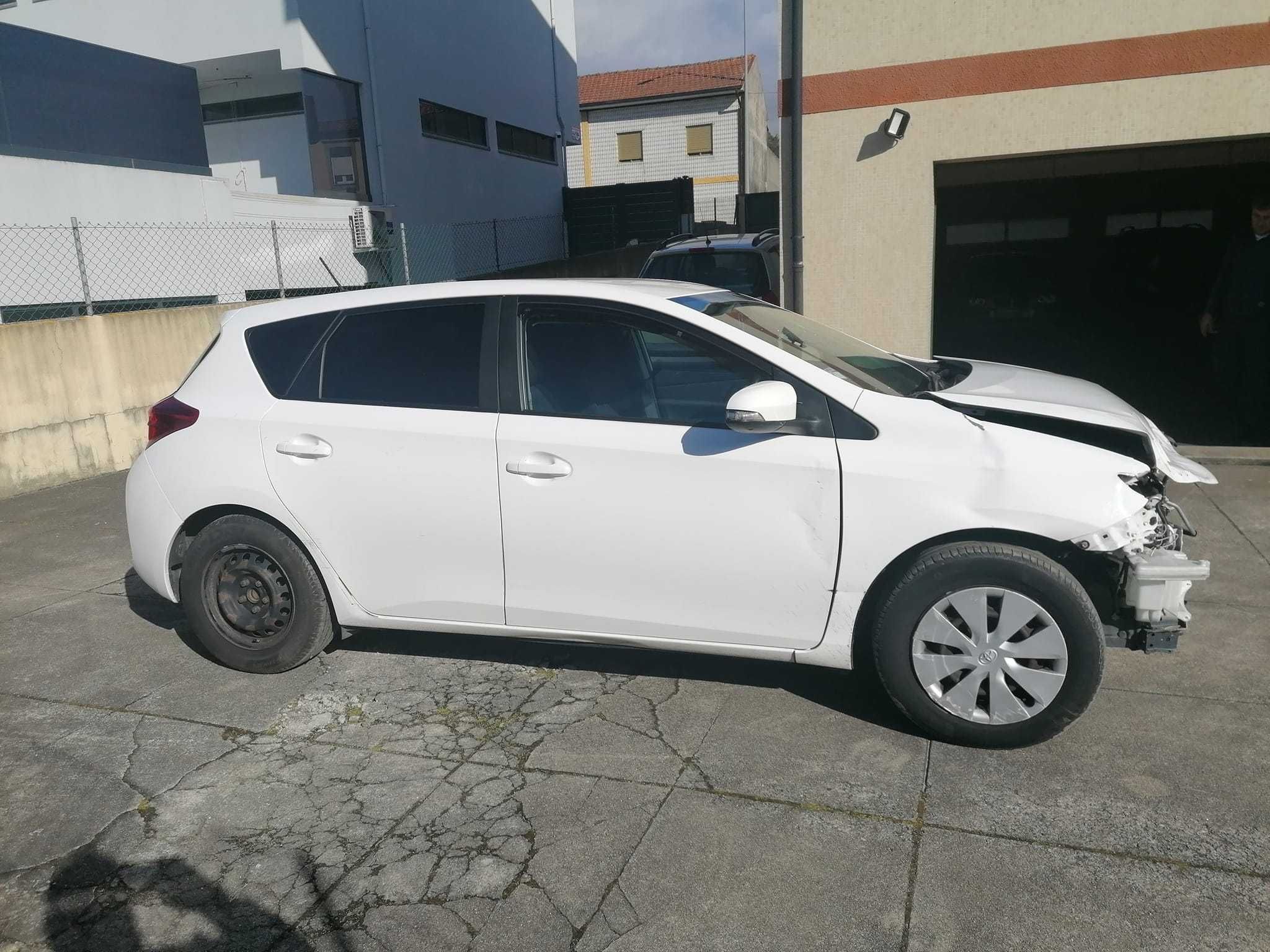 TOYOTA AURIS VAN 1.4 D-4 D 2L Comercial