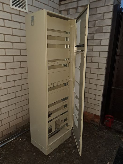 Монтажный шкаф, ящик.