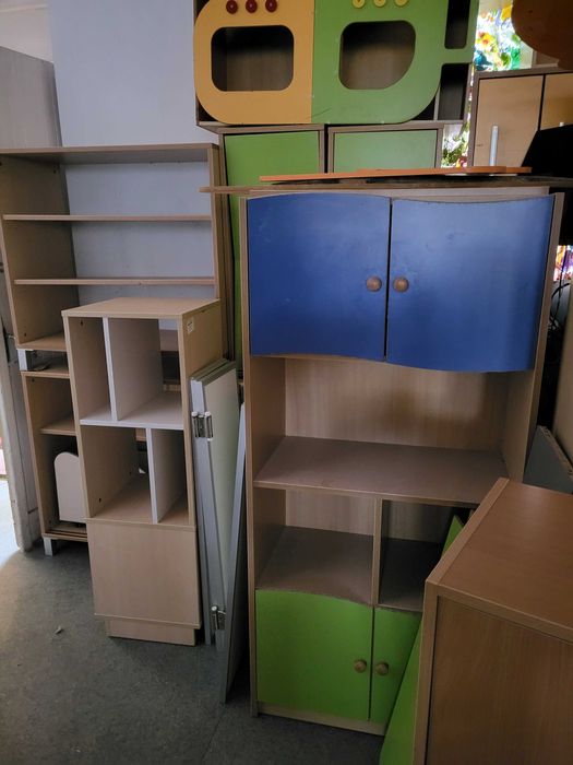 likwidacja przedszkola wyprzedaż mebli akcesoriów szafki krzesła stoły