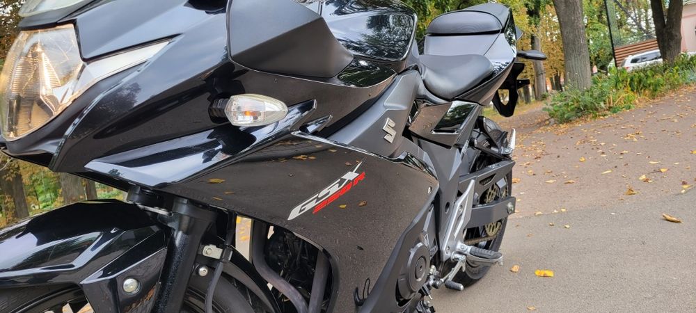 Suzuki GSX 250R, Сузукі GSR мото.