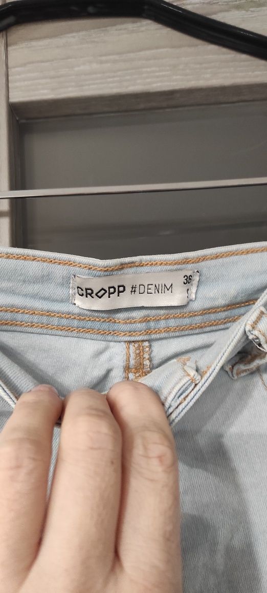 Spodenki jeansowe szorty Cropp S