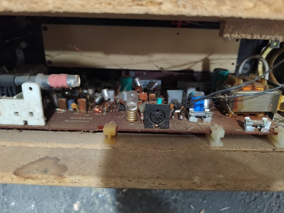 Radio Unitra Narew Wsi Odnowa PRL Uszkodzone do naprawy lub na części