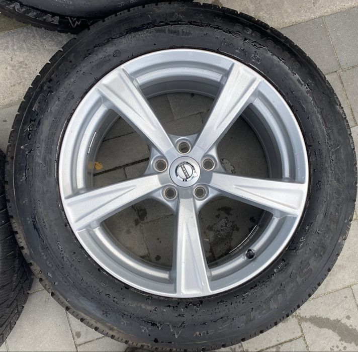 Alufelgi z oponami 235/60 R18 Volvo XC90 Felgi Opony zimowe 5x108
