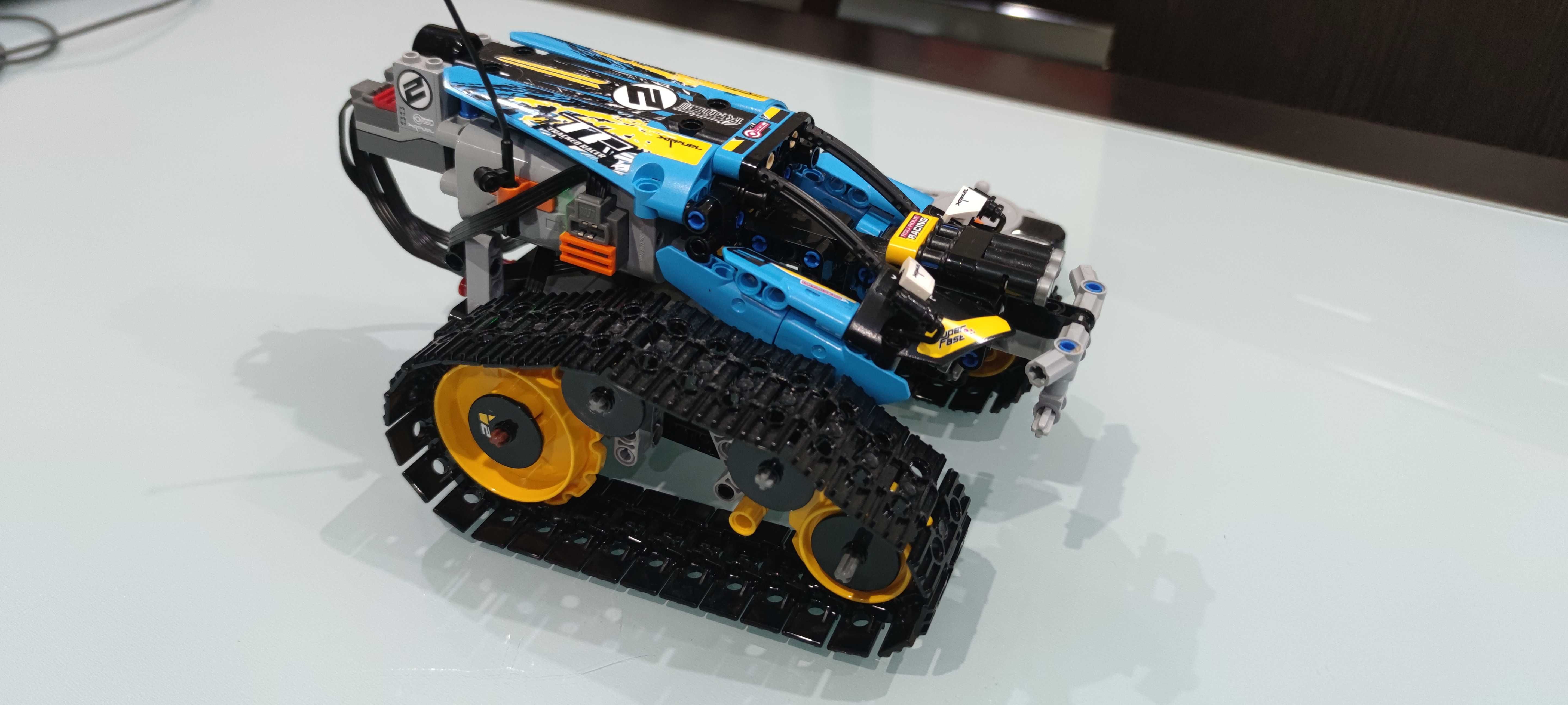 Lego Technic 42095, carro de acrobacias telecomandado