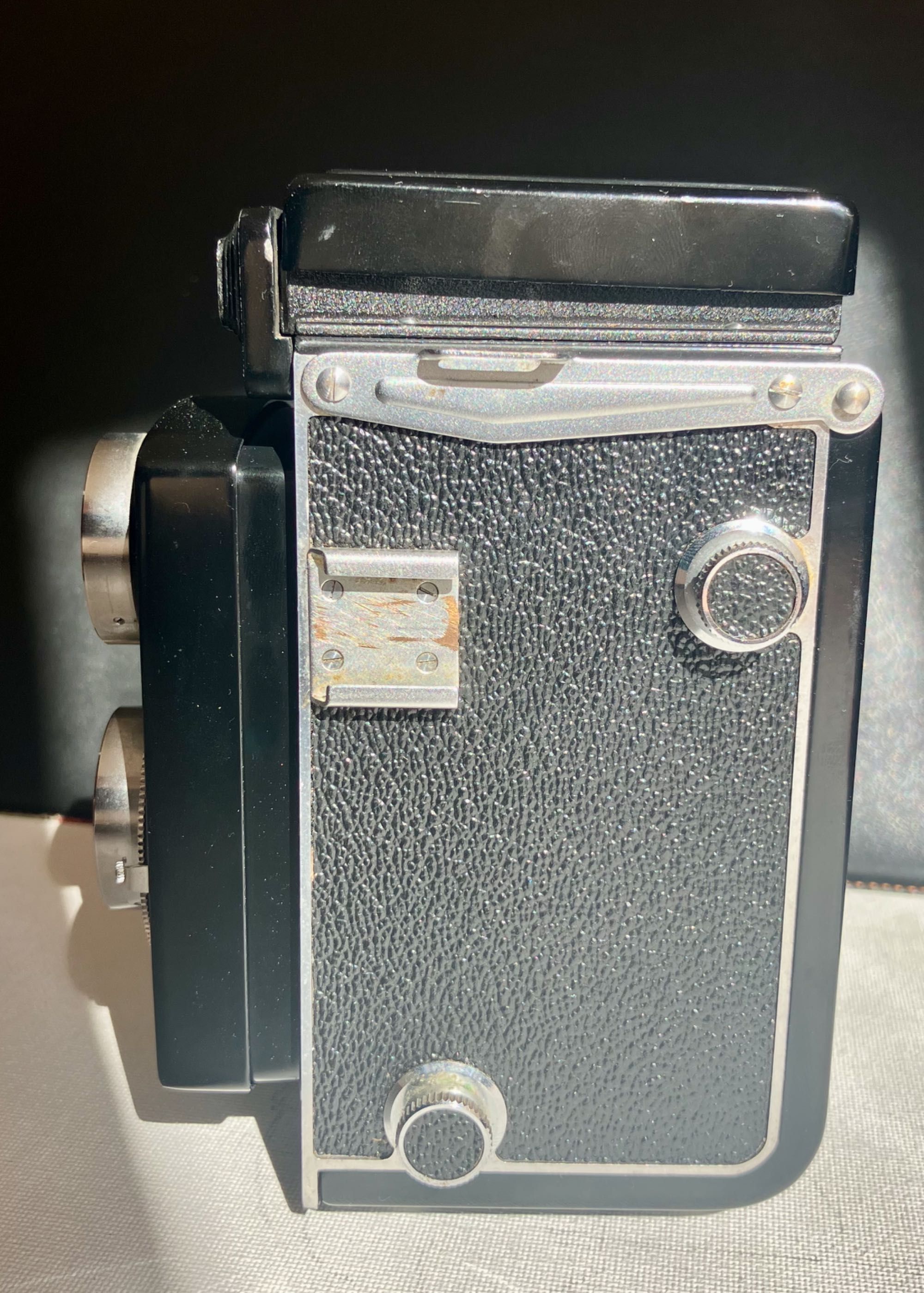 Yashica A – Dwuobiektywowa