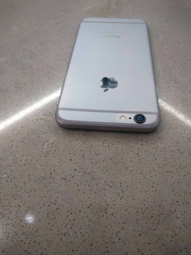 Iphone 6  16gb A1586