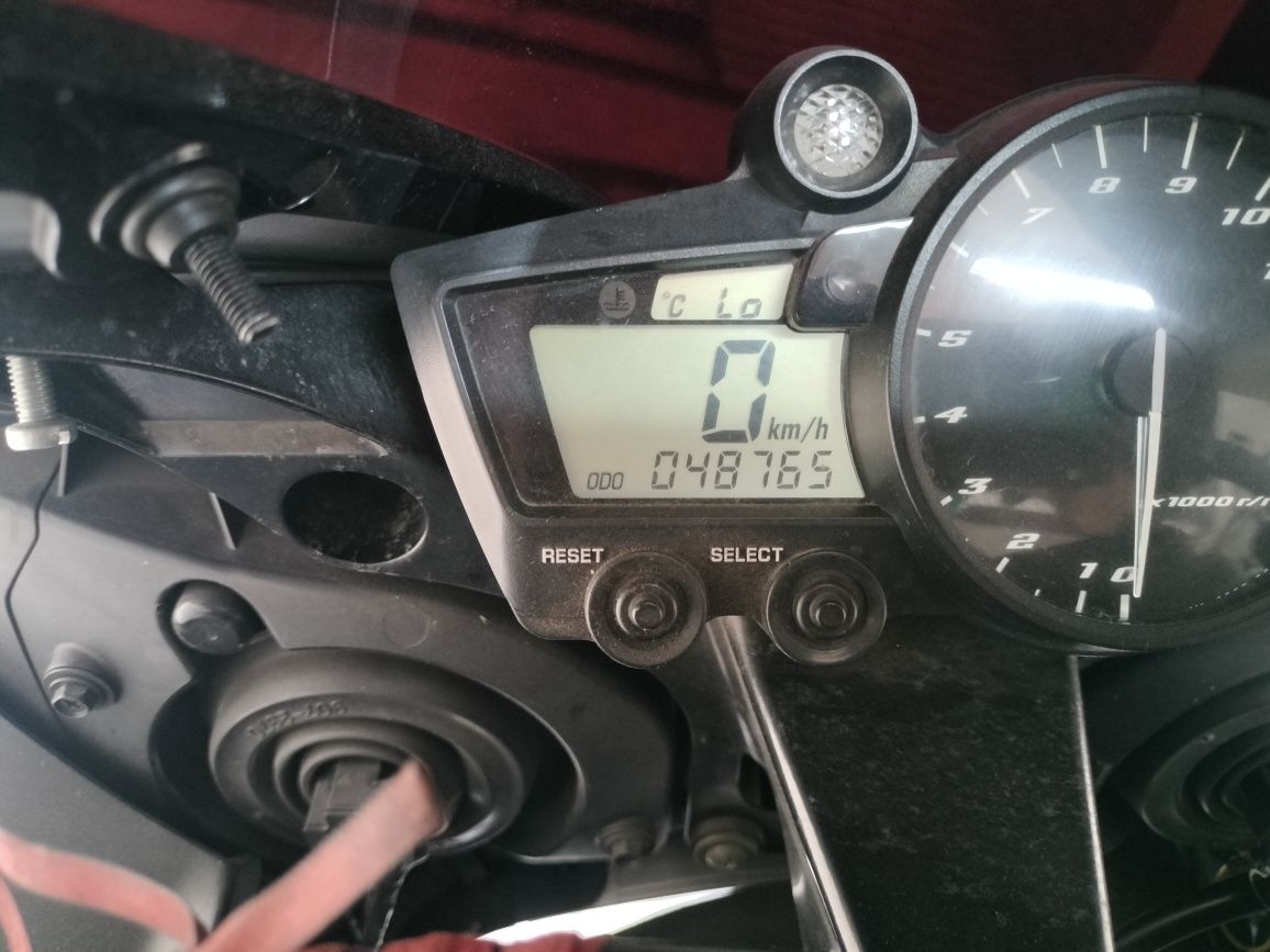 Mota Yamaha YZF R1
