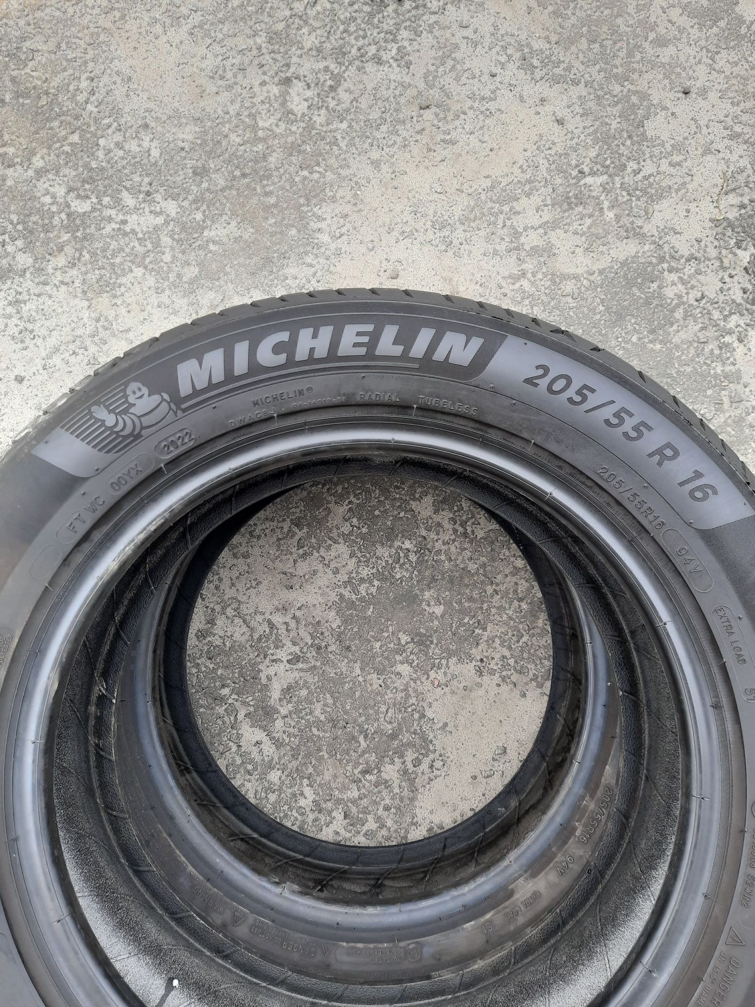 Продам пару шин Michelin 205/55/16