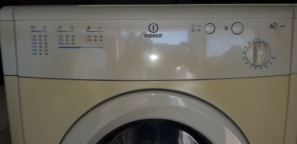 Máquina de secar roupa Indesit