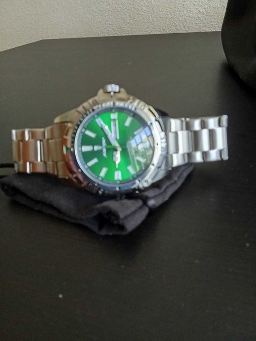 Relógio novo nunca usado