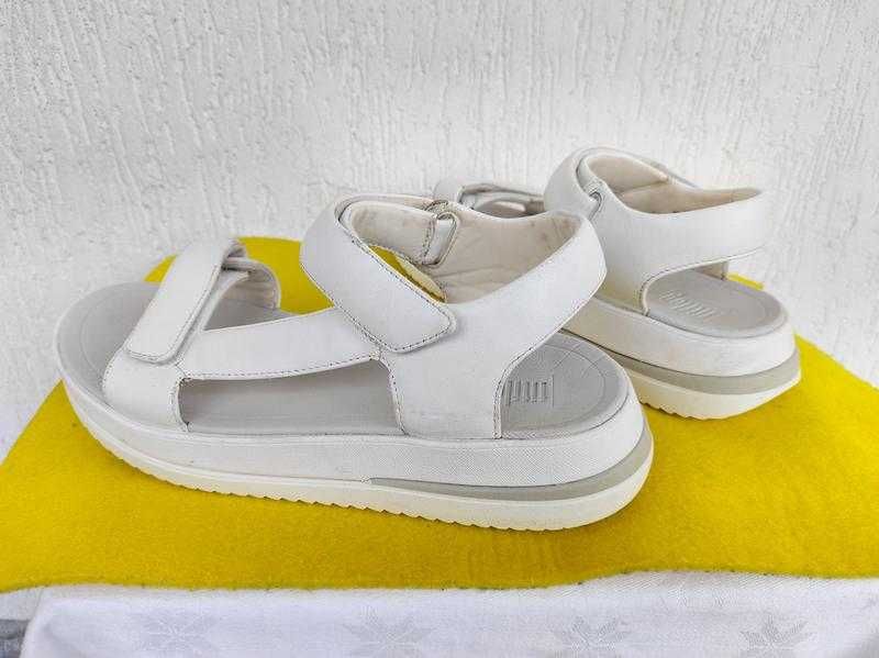 Кожанние,брендовие,ортопедические босоножки fit flop р.38