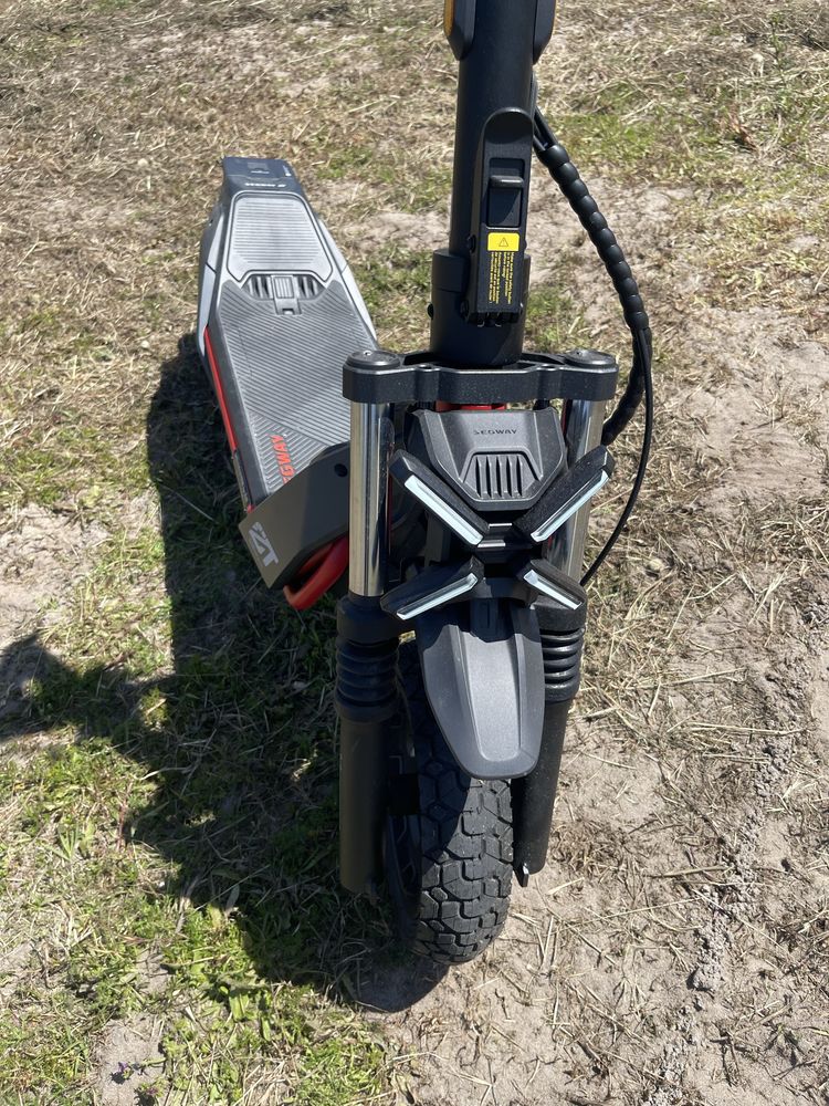 Trotinete Elétrica Segway ZT3 Pro (PARA TROCA)